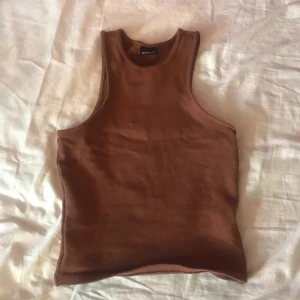 Linne - Den här tröjan passar till allt. Den är i storlek xs. Den kommer från Gina. Den kostar 60 kr + frakt. Så köp gärna om ni är intresserade😻😍