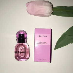 Helt oanvänd parfym - Säljer denna perfekt doften till sommaren, från H&M. Har endast testat 🎀
