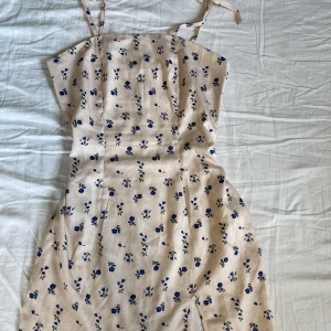 Söt klänning  - Superfin tajt kort klänning  Xs