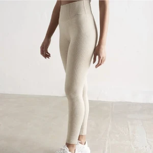 Aimn  - Helt nya aimn tights i storlek xs nypris 600kr säljer för 150kr + frakt 💗