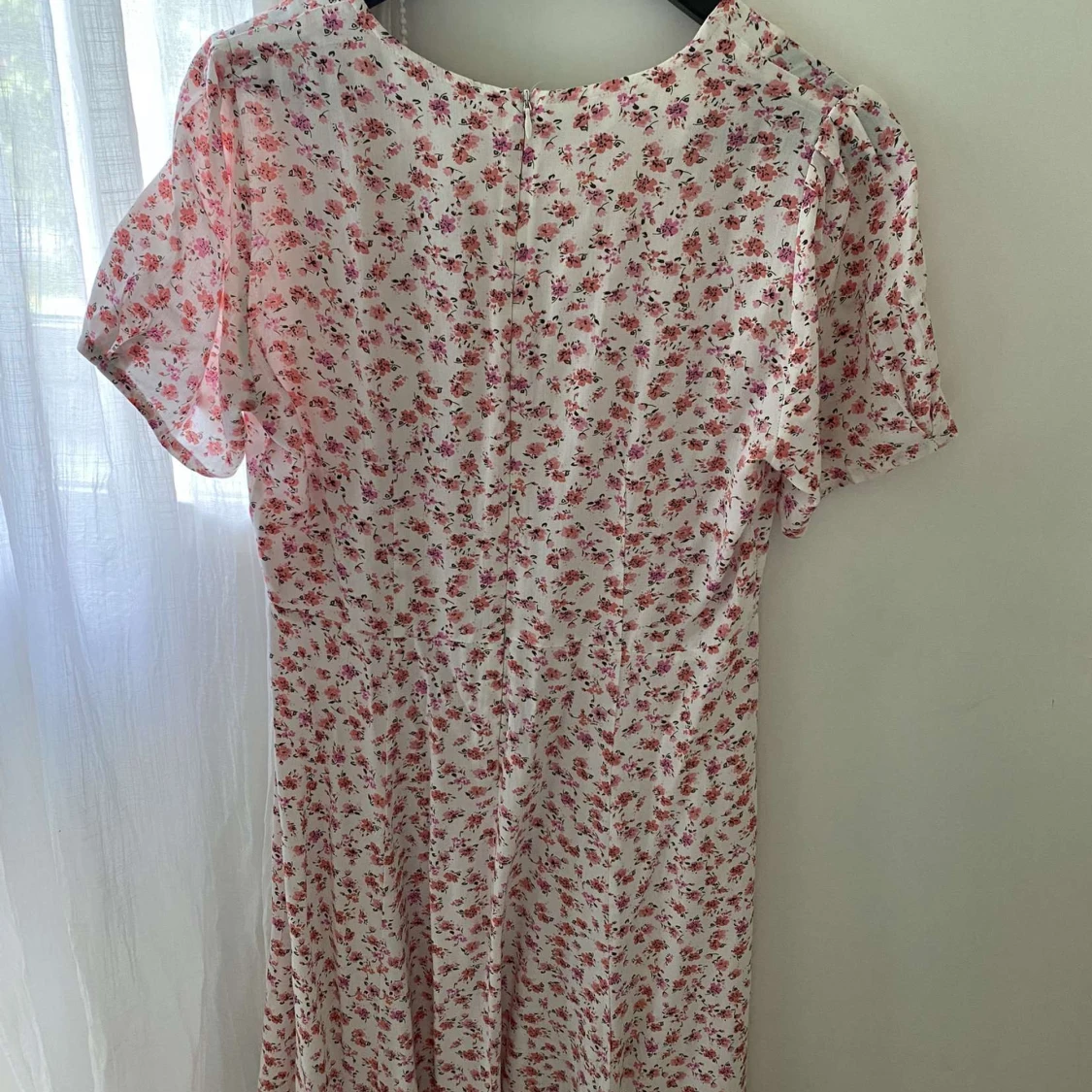 Söt blommig klänning  - 91