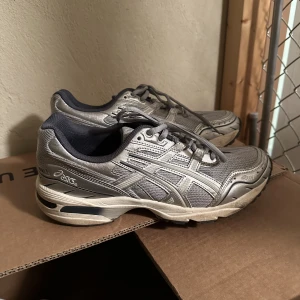 Asics GEL 1090 storlek 42 - Säljer mina Asics få gånger använt.