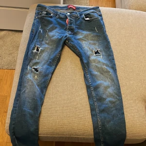 Dsqueared2 Jeans  - Priset kan diskuteras vid snabb affär