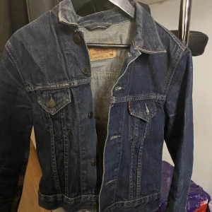 Jeans jacka  - Jeans jacka från Levis  Storlek XS