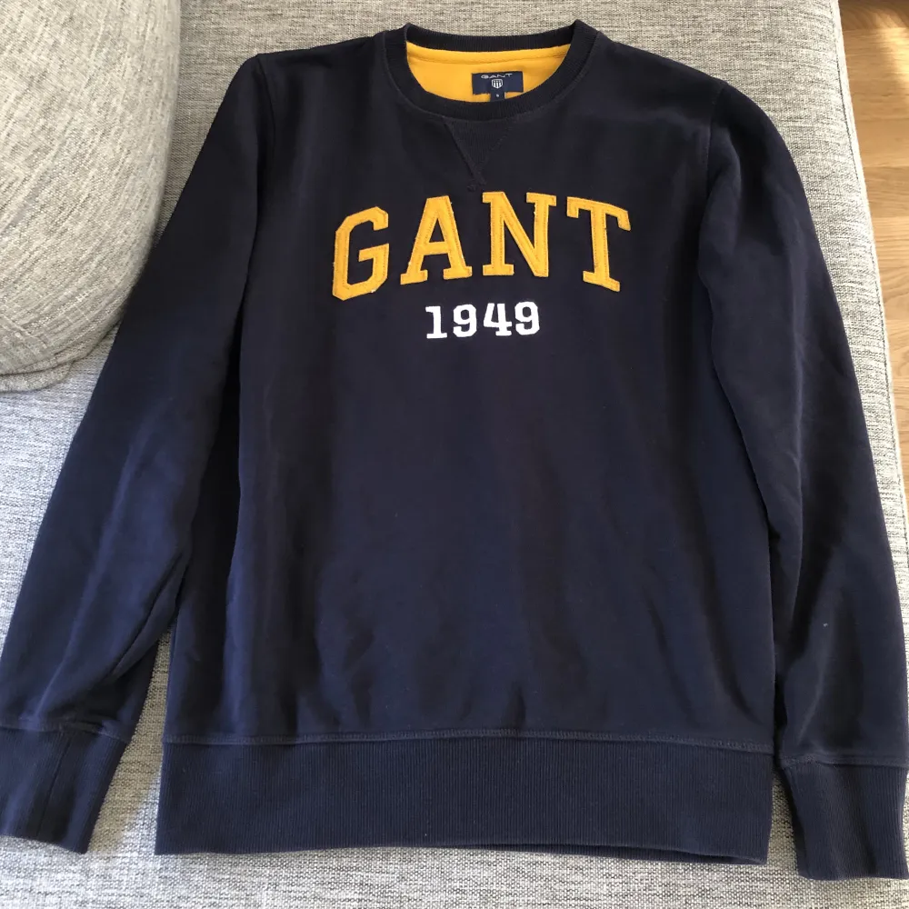Gant Tjocktröja/sweatshirt i fint skick! storlek S men passar både S/XS. Hoodies.