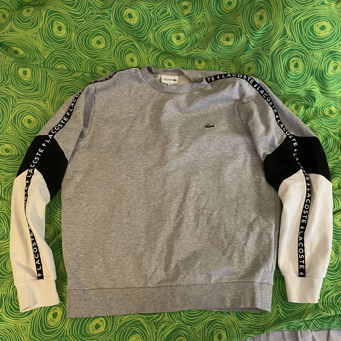 Lacoste sweatshirt