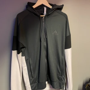  adidas tjocktröja - Helt oanvänd