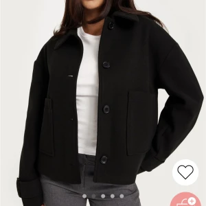 Jacka - Ny jacka från Nelly. oanvänd.  Strl M nypris 700