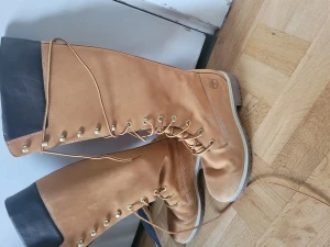 Timberland stövlar  - Säljer mina Timberland stövlar,endast använda inomhus en gång,Stl 37