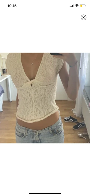 Zara topp - Lånade bilder från tidigare ägare! 🤍 Säljer pga aldrig kommit till användning, super cool!! 