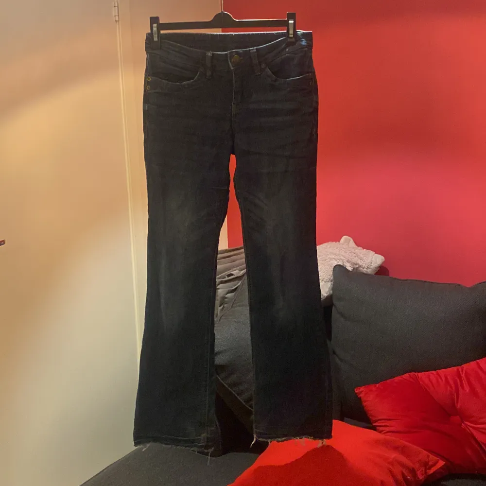 Storlek s, nästan aldrig använda, väldigt bra skick . Jeans & Byxor.