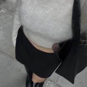 Svart mini kjol från NAKD  - Helt ny endast prövad svart mini kjol från NAKD. Nypris 299:- 