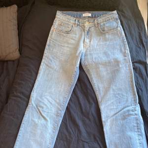 Helt nya woodbird jeans syns inte att dom är använda överhuvudtaget. 
