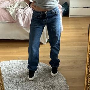 Baggy jeans - Coola lösa byxor🌸 mörkblåa. Tyck ej på köp dirket