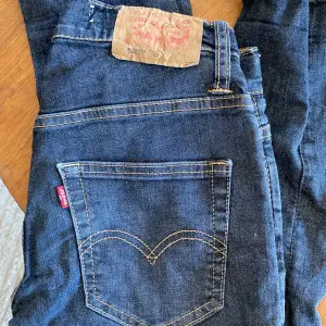 Snygga levisjeans i mycket bra skick. Köparen står för frakt