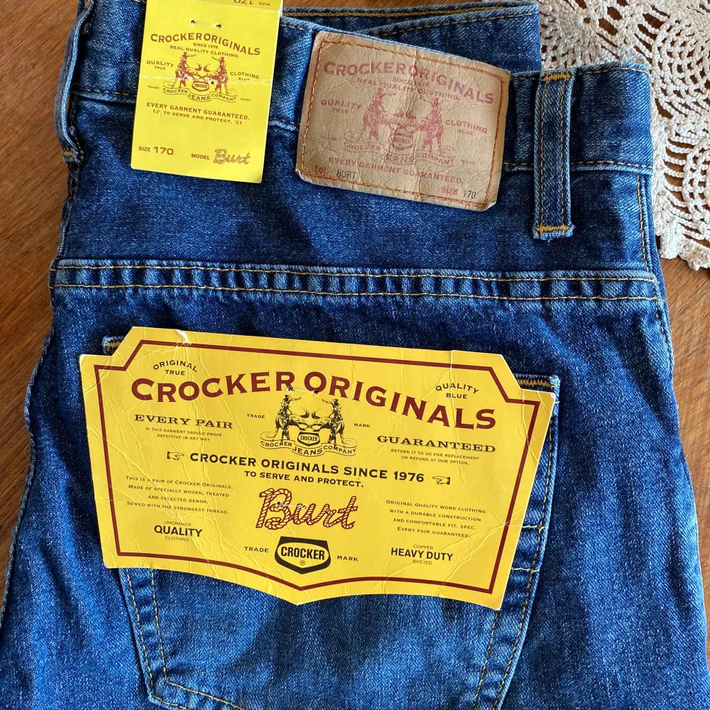 Snygga jeans från crocker, aldrig använda. Baggy i benen och storlek 170, som S. Köparen står för frakt. Jeans & Byxor.