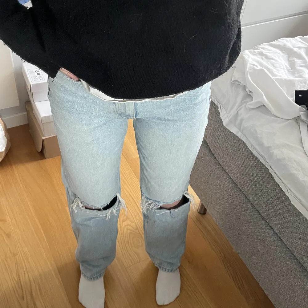 90s high waist jeans från Gina tricot st 36. Använda fåtal gånger. Jeans & Byxor.