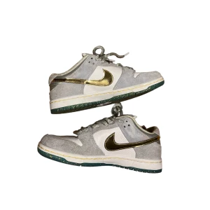 Nike SB Dunks Sean Cliver  - Skick 9/10 Storlek 38 