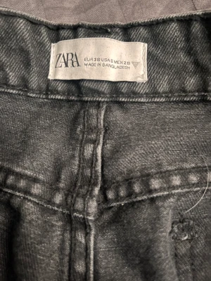Zara jeans - Jeans från zara, använd några gånger. Passar inte längre.