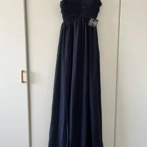 Maxiklänning - Helt nytt, oanvänd. Lapp sitter kvar. 