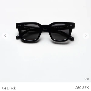 Svarta Chimis - Svarta chimis, modell 04 i jättebra skick! Köparen står för frakt. Nypris 1250kr 