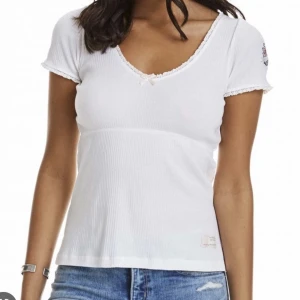 Oddmolly T-shirt  - Säljer nu denna fina tröjan från oddmolly! 💕