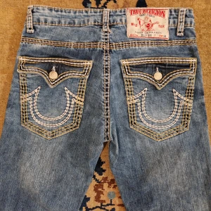 Vintage True Religion Jeans - True Religion jeans storlek 32. Skriv för mått och fler bilder