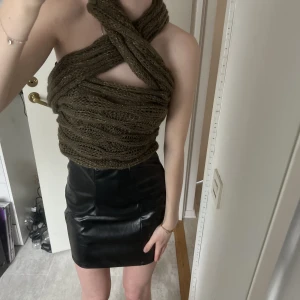 Topp / halsduk  - Säljer denna fina halsduk som går att ha som även är jättefin att ha som topp 💞 