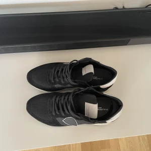 Säljer Philippe model  - Säljer min helt ny Philippe model, använda bara ett fåtal gånger. Nypris 3600 säljer mina för 1500. Pris kan diskuteras vid snabb affär. Box och kvitto finns kvar.