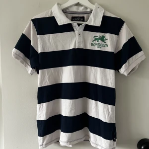 Piké t-shirt  - Bondelid piké t-shirt i mycket bra skick