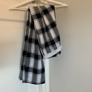 Pyjamasbyxor från Björn Borg  - Säljer helt nya raka pyjamasbyxor från Björn Borg som endast är testade ❤️ storlek 158/164 men passar xs/xxs! Hör av er vid frågor osv 
