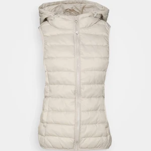 Väst - använd 1-2 gånger max.  nypris 399kr.  