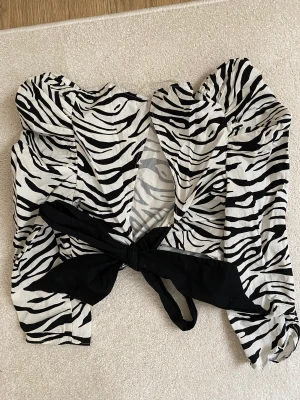 Topp/blus från Zara - I fint skick!