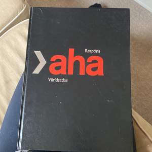 En atlasbok från 2000 i mycket fint skick 