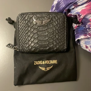 Zadig & Voltaire plånbok❤️ - Nästan aldrig använd. Nypris 900kr❤️