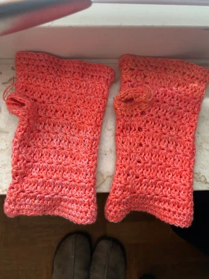 Handledsvärmare - Rosa virkade handledsvärmare! Skit snygga men kommer ej till användning. 