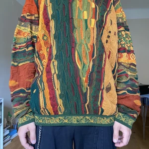 Coogitröja i perfekt skick - Riktigt snygg tröja i väldigt bra skick.