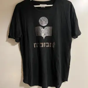 En Isabel Marant T-shirt i använt skick strlk M.
