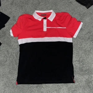 Porsche polo! - Porsche polo säljes i mycket bra skick!