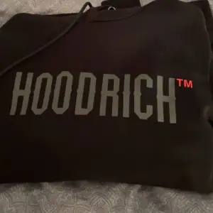 Hoodrich hoodie i ny skick 