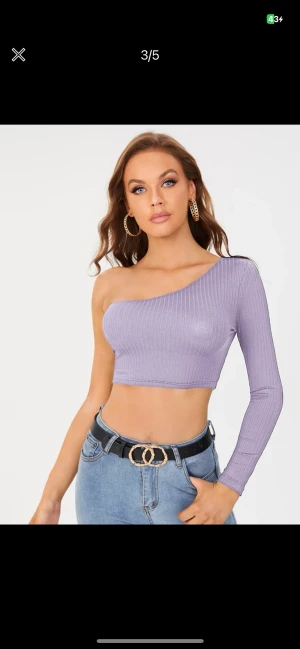 Sexig topp - Säljer denhär varan från Shein, för att den kommer inte till användning, det är inte min riktig stil Strl S