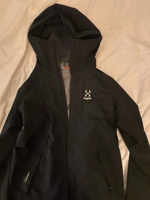 Haglöfs  - Haglöfs jacka  I mycket bra skick Nypris 1900,  Dam modell