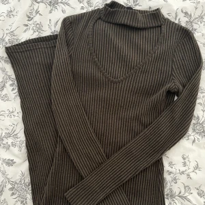  Dress  -  I just try it for the pictures , but never used