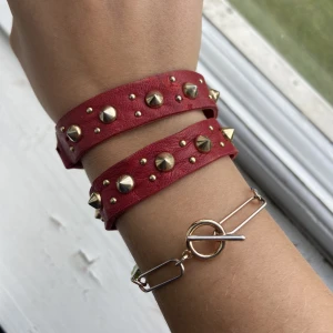 Nit armband  - Egen gjorda nit armband i rött, gult å silver! 👊