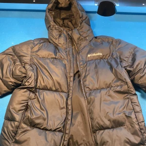 Columbia jacka - Columbia jacka i nyskick. Storlek M dm för mer bilder