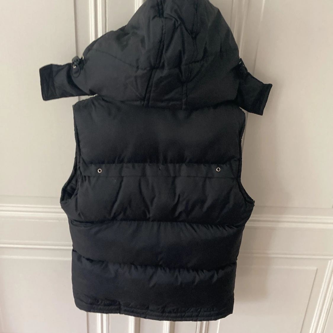 Väst med avtagbar luva - 90