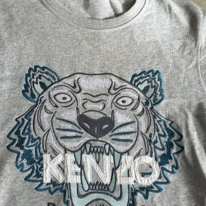 Tröja - Tröja från Kenzo i storlek M. Inköptes på NK i Göteborg för några år sedan. Mycket bra skick! 