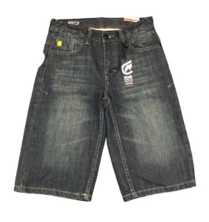 Ecko Baggy Shorts - feta nya Ecko shorts som var köpt på plick men tyvärr passade inte ( Passar mellan strlk xs-s ) ! Skriv gärna för bilder på hur de sitter 