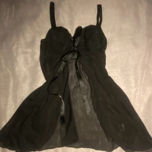 gullig bh/topp💞 - för liten för mig som har C kupa😊❤️ annars bra skick och fin!🧚🏻‍♀️💞