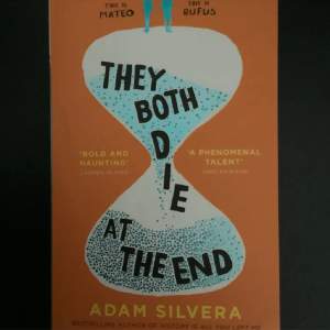 Säljer boken ”they both die at the end” av författaren Adam Silvera. Köpt på Akademibokhandeln för 169kr och endast läst en gång. Kan mötas upp i Stockholm eller frakta mot kostnad.